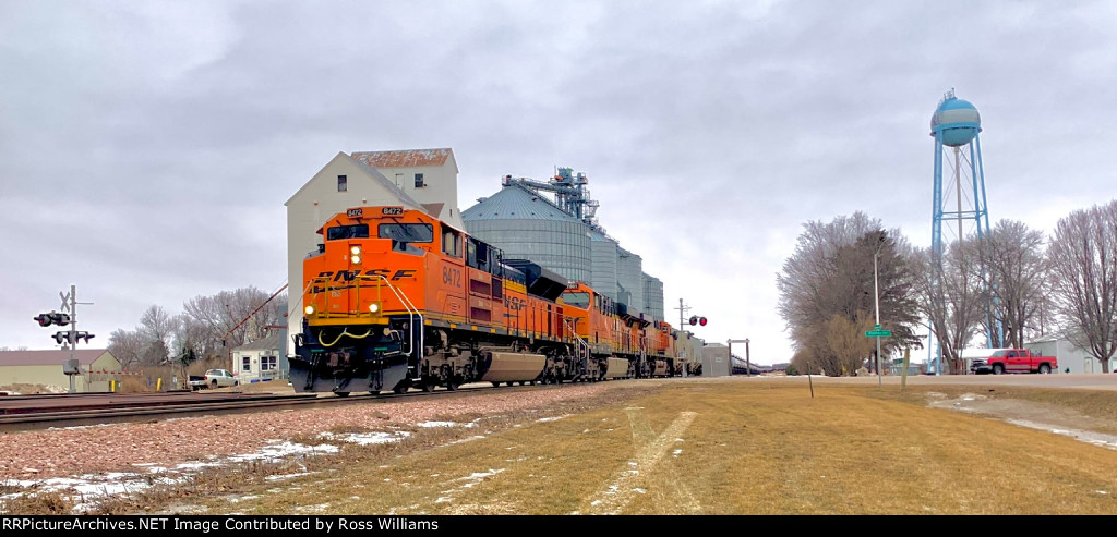 BNSF 8472